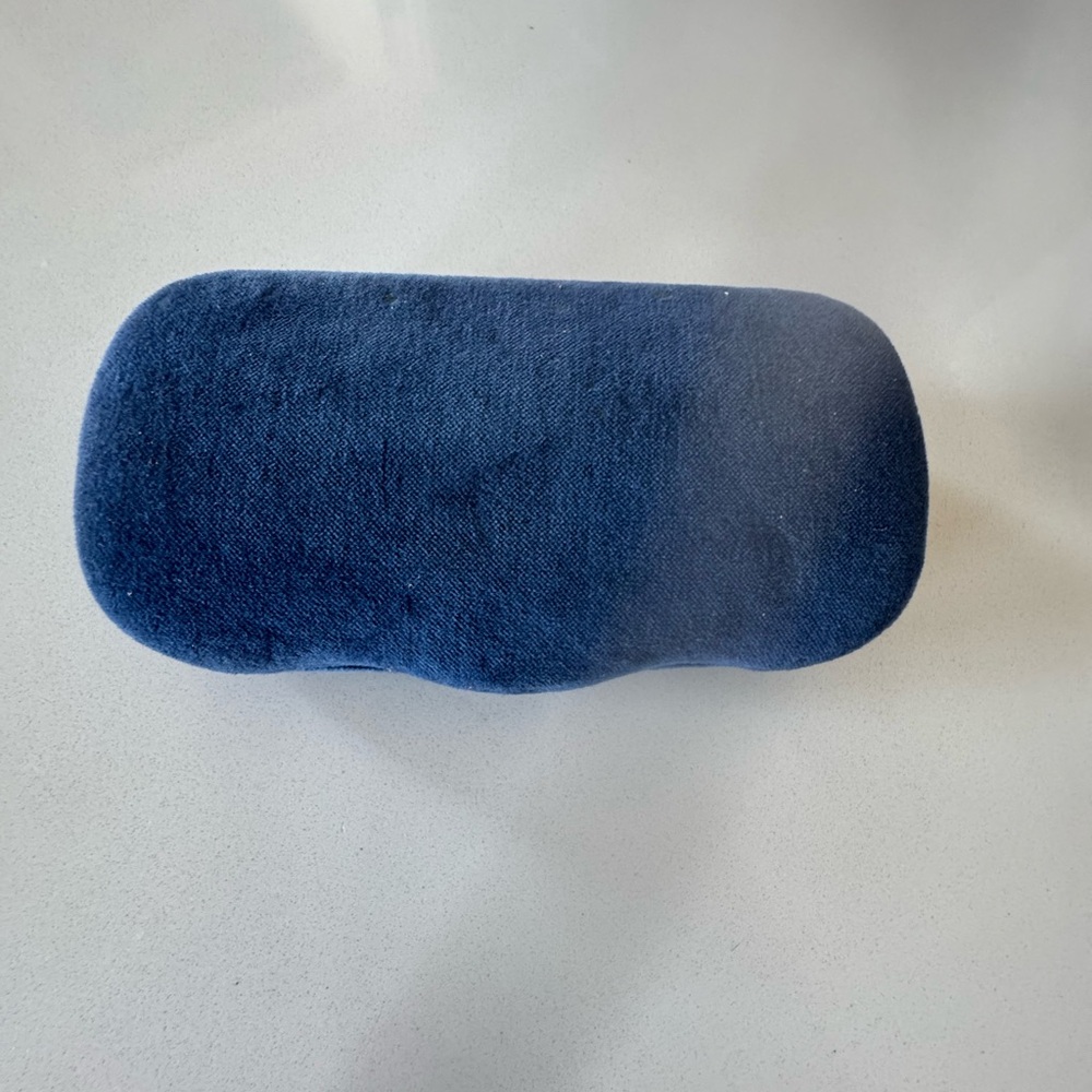 NWT 
Gucci Glasses and Blue Silk Dust Bag and Case - Picture 10 of 11